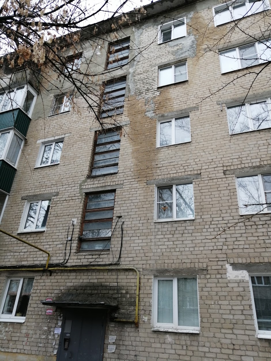 В Пензе жилищный инспектор осмотрит вечно затопленный подвал в доме на Аустрина