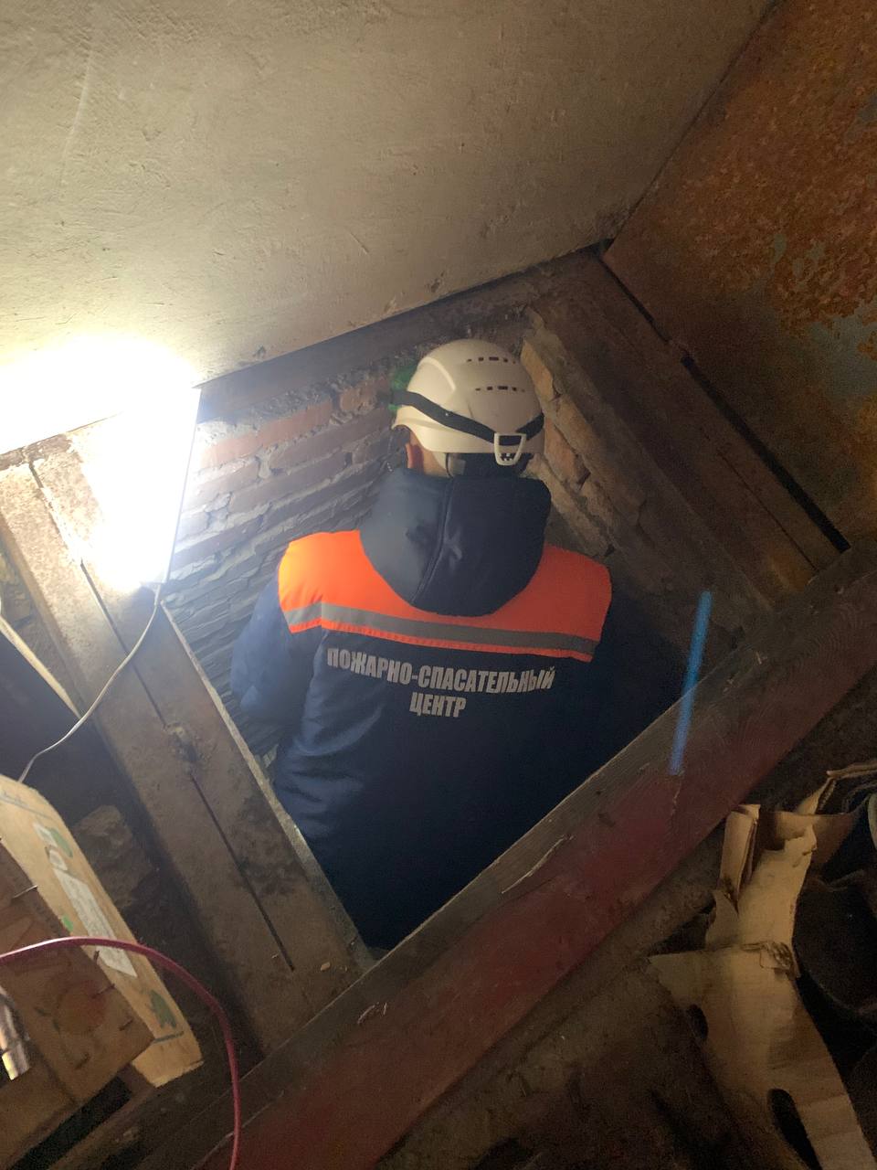В Пензе на проспекте Победы женщина упала в погреб и не смогла сама выбраться