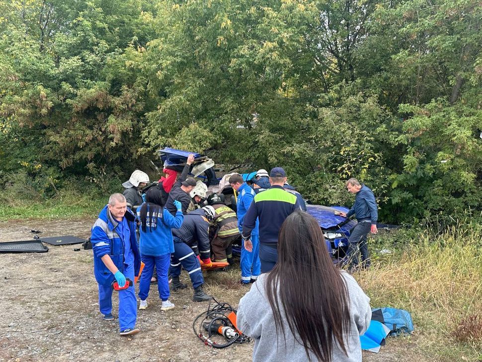 В Пензе машина влетела в столб на улице Долгорукова, пострадали двое