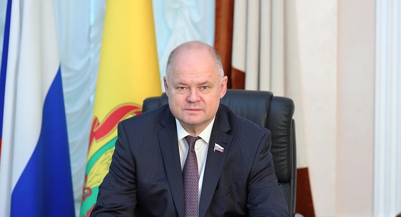 Спикер пензенского Заксобрания поздравил работников нефтегазовой отрасли