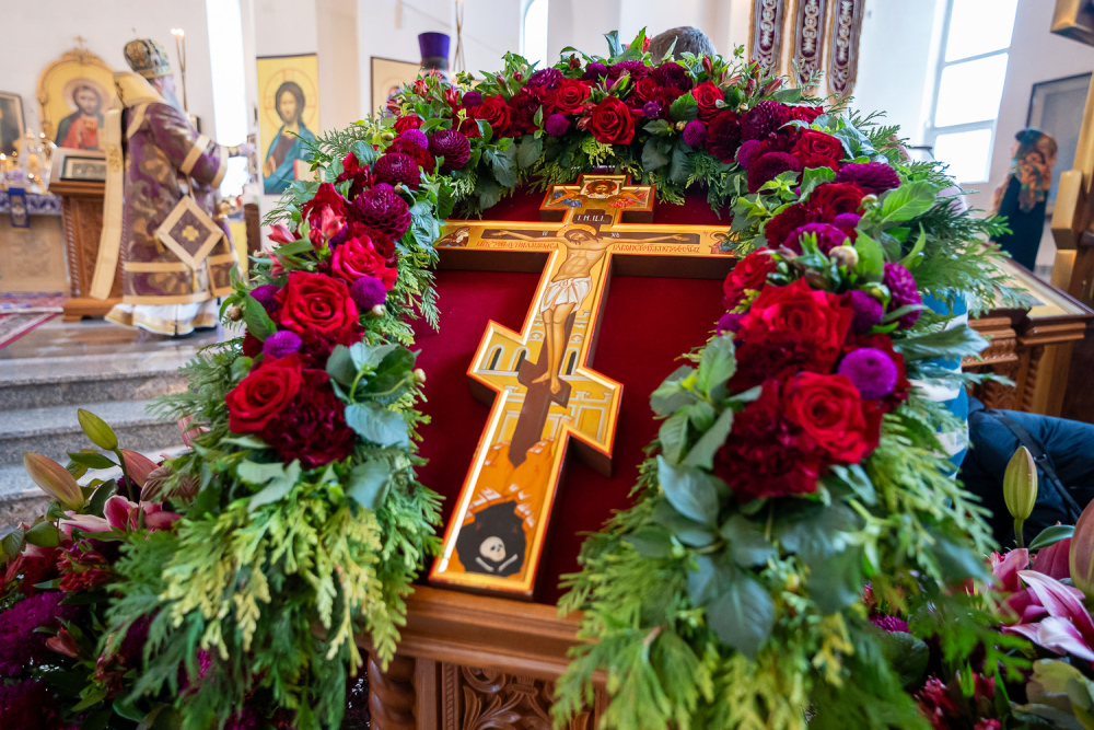 В Пензе прошла праздничная литургия в день Воздвижения Креста Господня