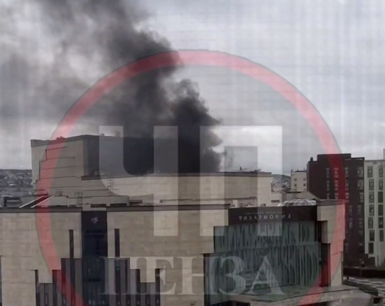 Кровля Пензенской филармонии загорелась во время ремонта