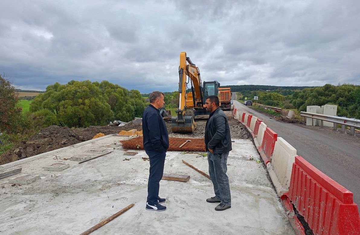 В Земетчино поручили не сбавлять темпы строительства мостов и лечебного корпуса