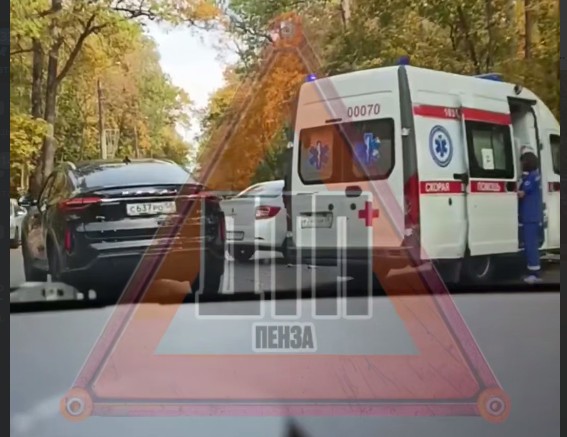 Мотоциклиста госпитализировали после ДТП на улице Лермонтова