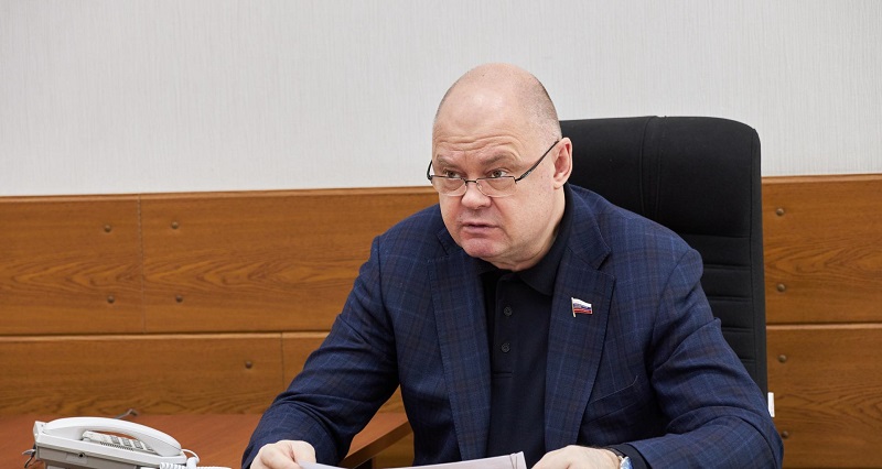 Вадим Супиков оказал помощь семьям к Дню знаний