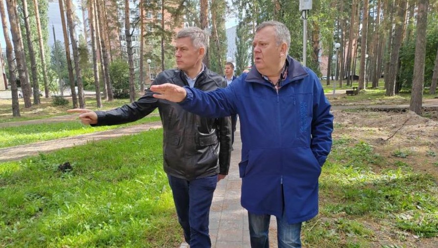 В Заречном продолжается благоустройство сквера Демакова: что уже сделано