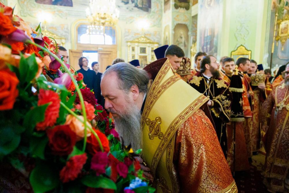 Пензенский митрополит Серафим принял участие в богослужении в Саратове