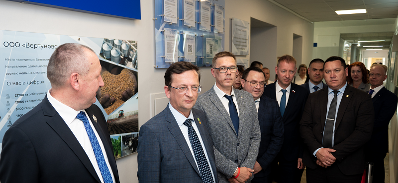 Молком открыл современную молочную лабораторию для студентов-аграриев