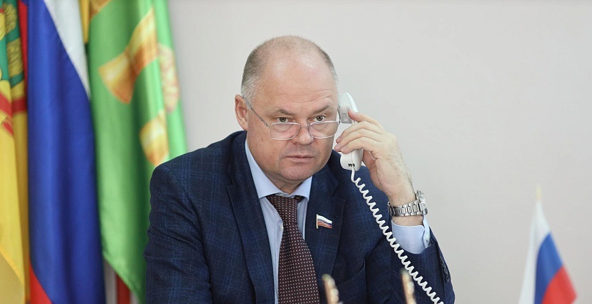 Вадим Супиков помог отремонтировать опасную лестницу в Пензе