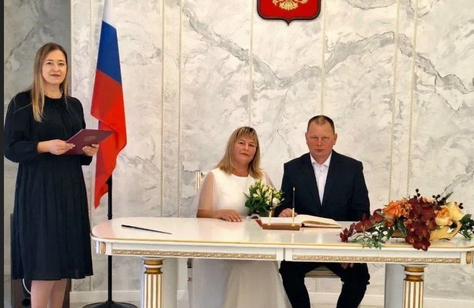 25 лет вместе: в Пензе поздравили многодетную семью Хадариных