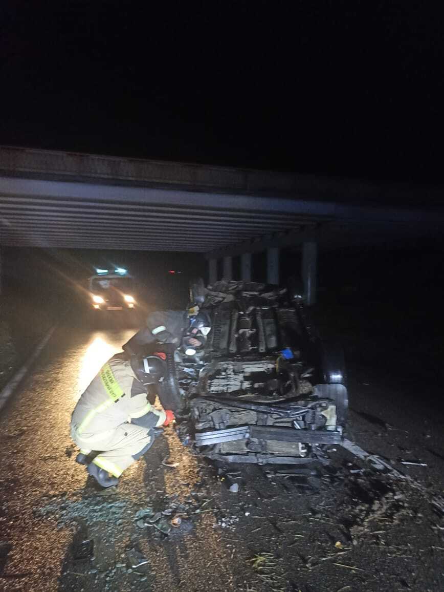 На трассе М-5 под Пензой машина слетела с развязки, выезжали спасатели