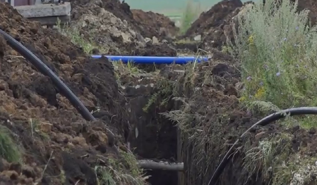 На аэродроме в Кузнецке активно строят новые канализационные сети