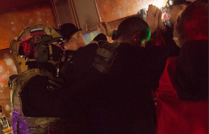 В пензенских ночных клубах проверили 150 человек, 15 получили повестки