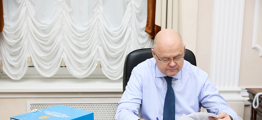 Вадим Супиков сообщил о внесении проекта бюджета региона в Заксобрание