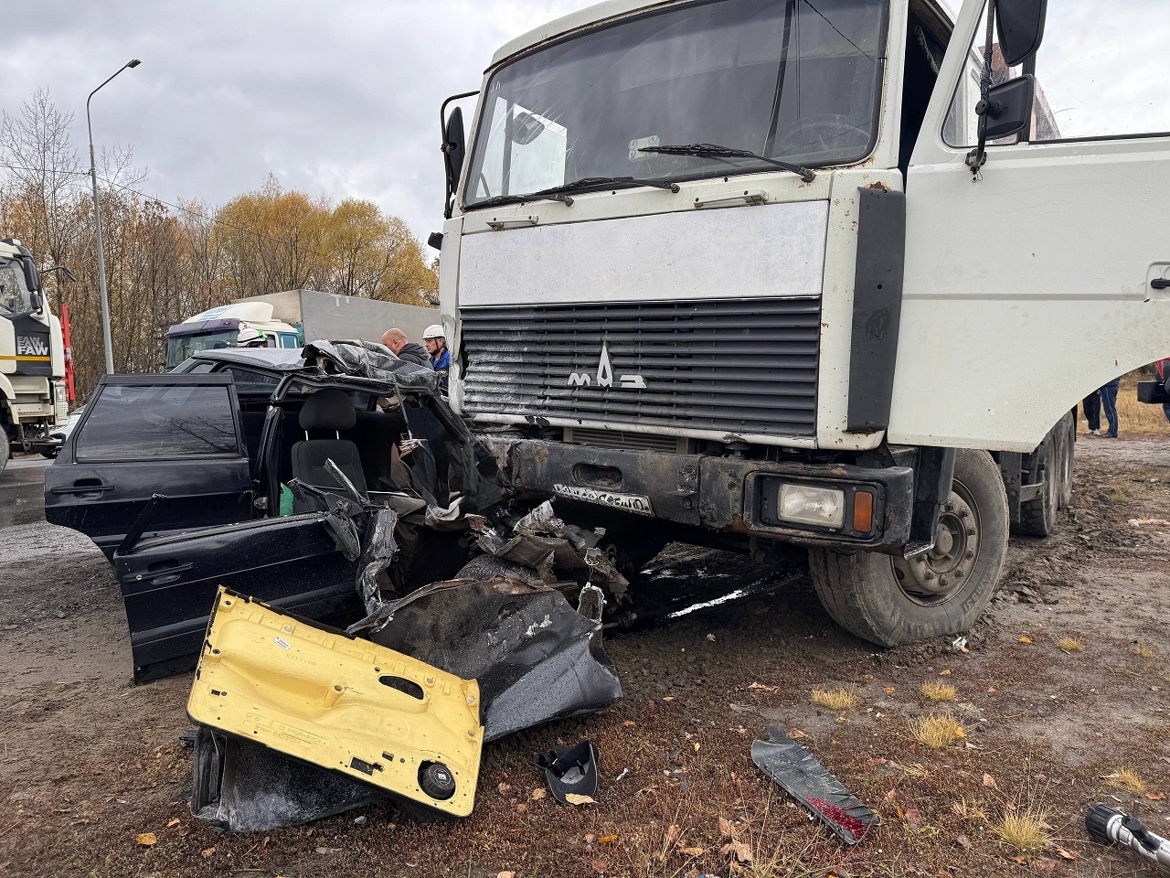 В Пензе в ДТП на трассе М5 погибли трое, личности погибших устанавливают