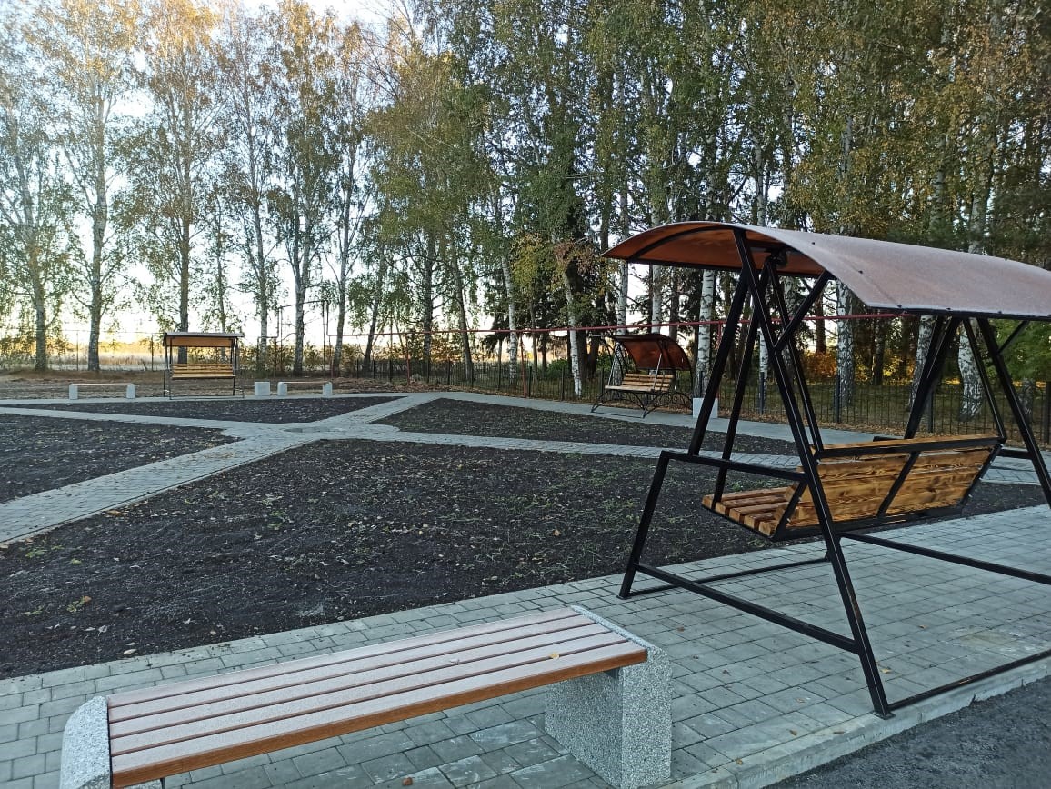 В Нижнеломовском районе благоустроили парковочную зону