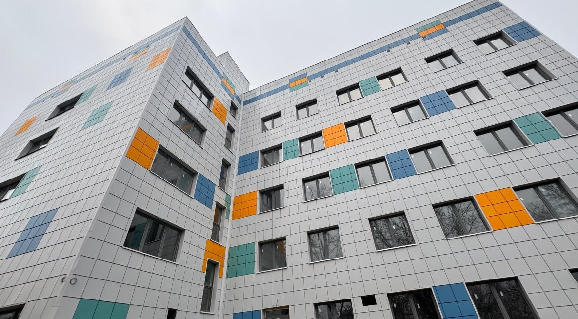 Глава Минстроя установил сроки для строителей поликлиники в Кузнецке