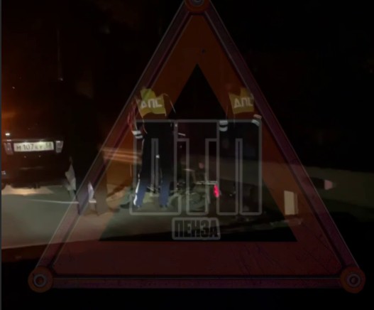 В Пензе курьер на электросамокате столкнулся с иномаркой 8 октября