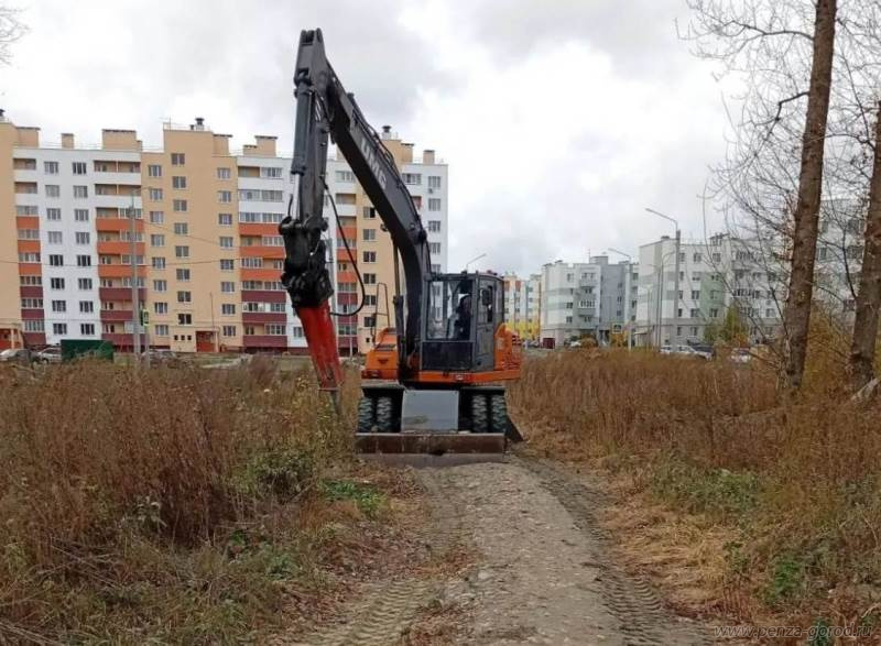 В микрорайоне Заря началось благоустройство после встречи с мэром