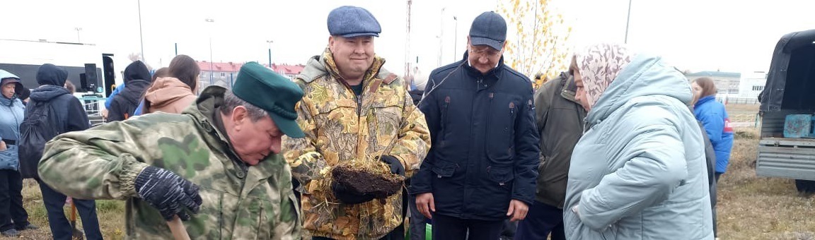 В Шемышейке в рамках акции «Сохраним лес» высадили более 100 деревьев