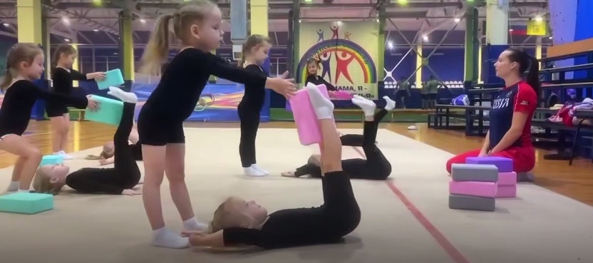 Почти 1500 юношей и девушек занимаются гимнастикой в Пензе