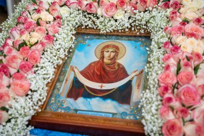 Православные верующие отмечают праздник Покрова Пресвятой Богородицы