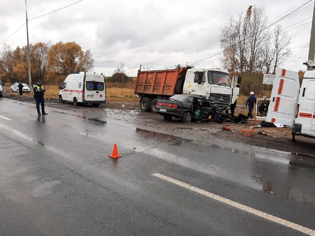 В ДТП на трассе М5 под Пензой погибли 17-летняя девушка и 20-летний парень