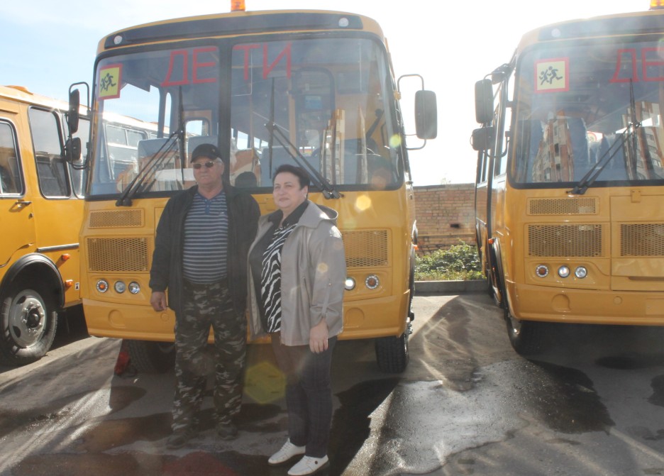 Школы Пензенской области получили новые автобусы ко Дню учителя