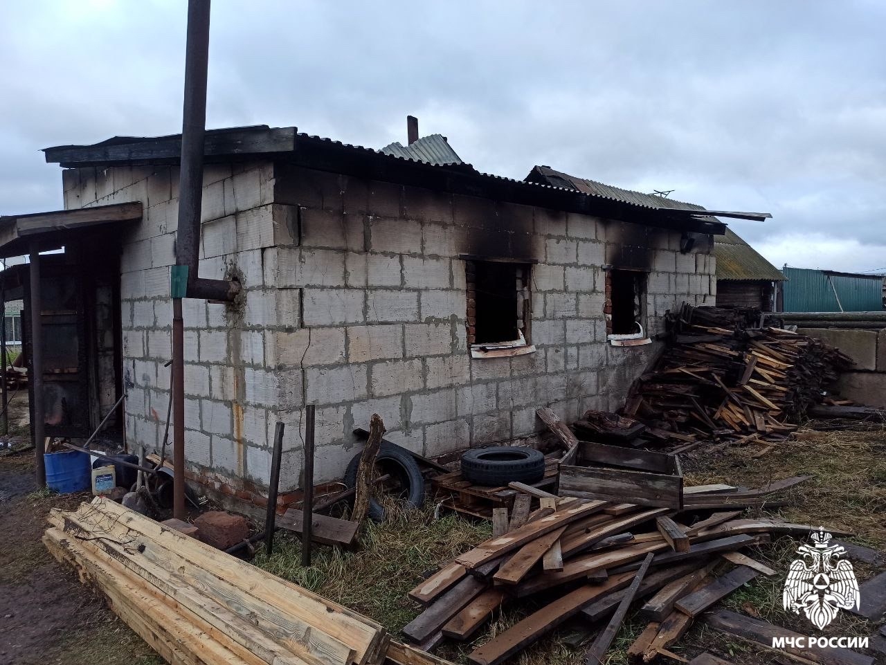 В Кузнецком районе постройка сгорела из-за проблем с печкой