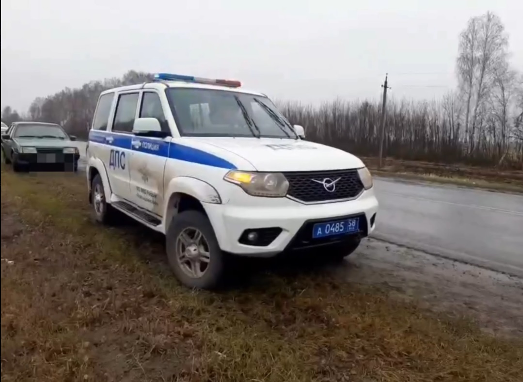 Инспектор помог водителю с ребенком, застрявшим на трассе в Колышлейском районе