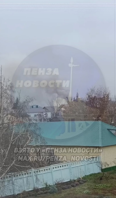 Утром в Терновке пензенцы заметили густой дым, горит хозпостройка