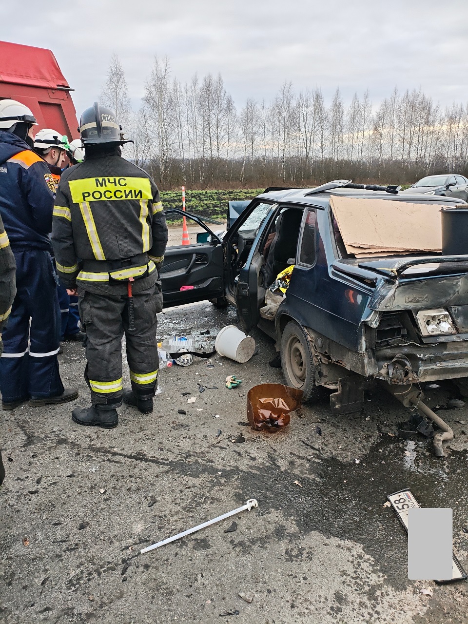 Спасатели показали фото с места смертельного ДТП на трассе под Пензой