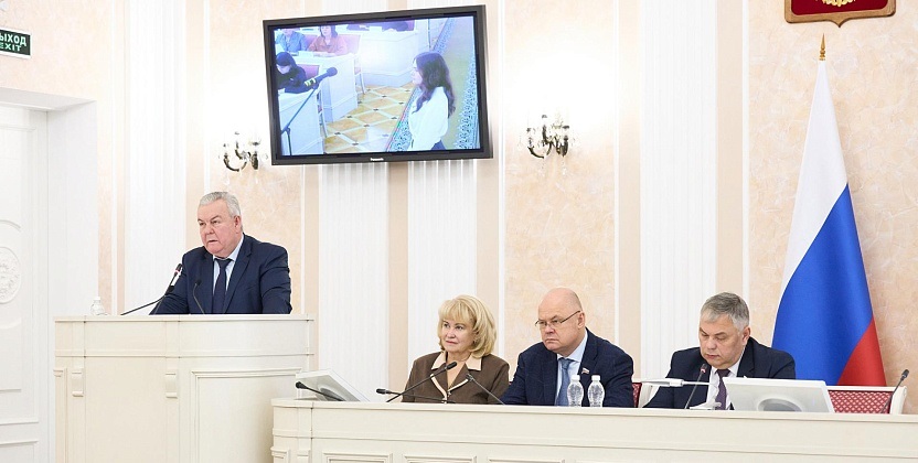 Вадим Супиков принял участие в обсуждении повестки сессии областного Заксобрания