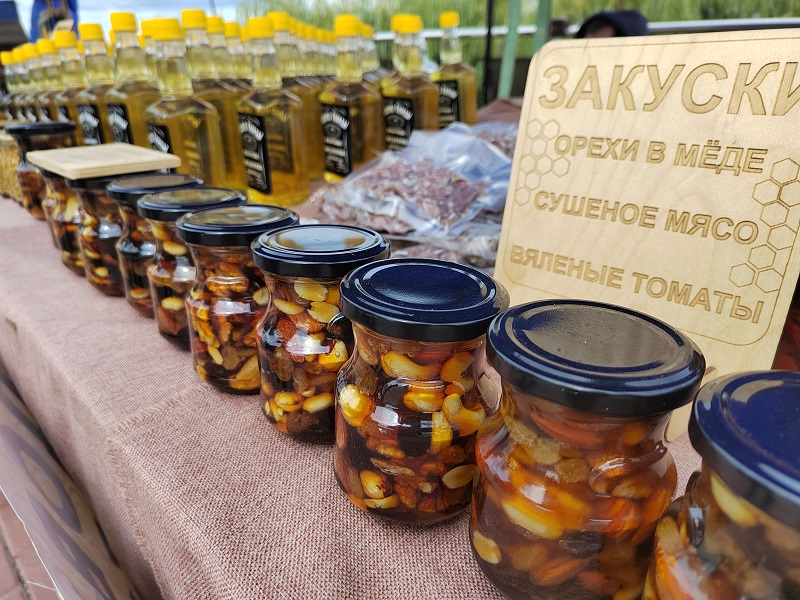 В Кузнецке продавец похищала деньги из кассы, оформляя фиктивные возвраты