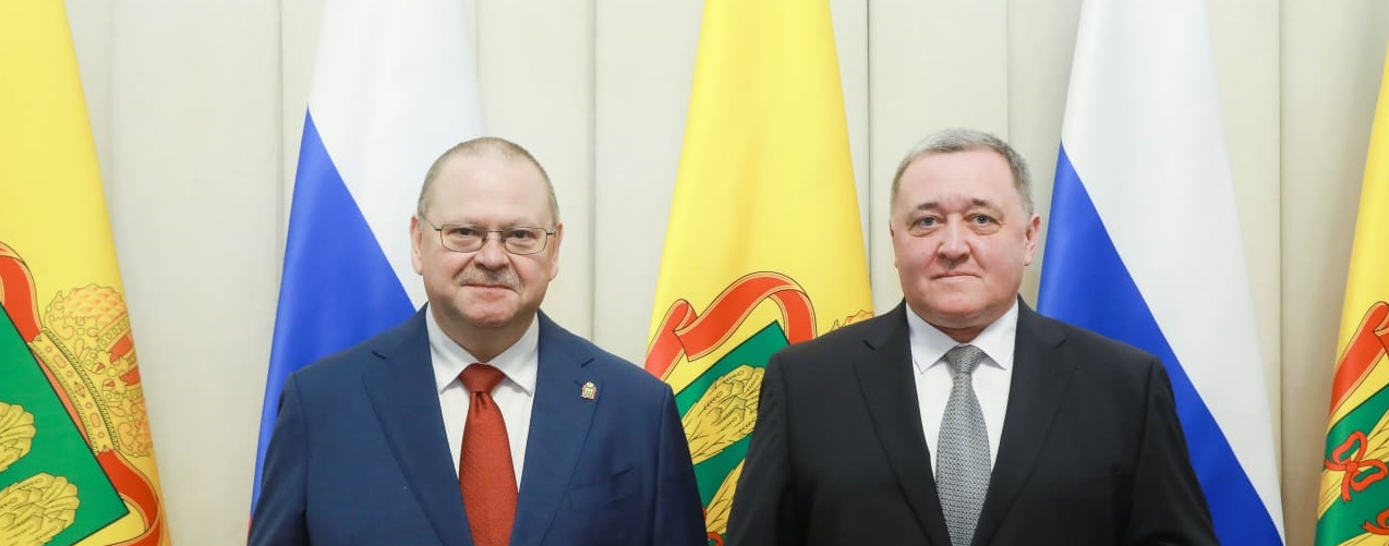 Олег Мельниченко наградил Андрея Кудинова орденом За верность долгу