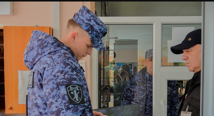 Росгвардия провела рейды по школам Пензы и проверила работу охранников