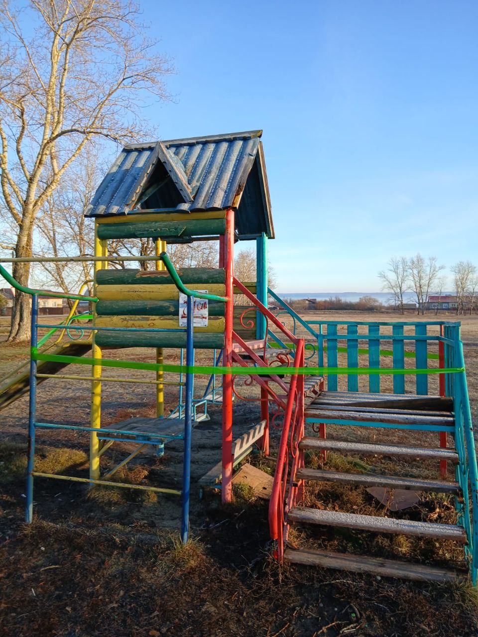 Демонтаж опасной детской площадки в Пензенском районе отложен до 2026 года