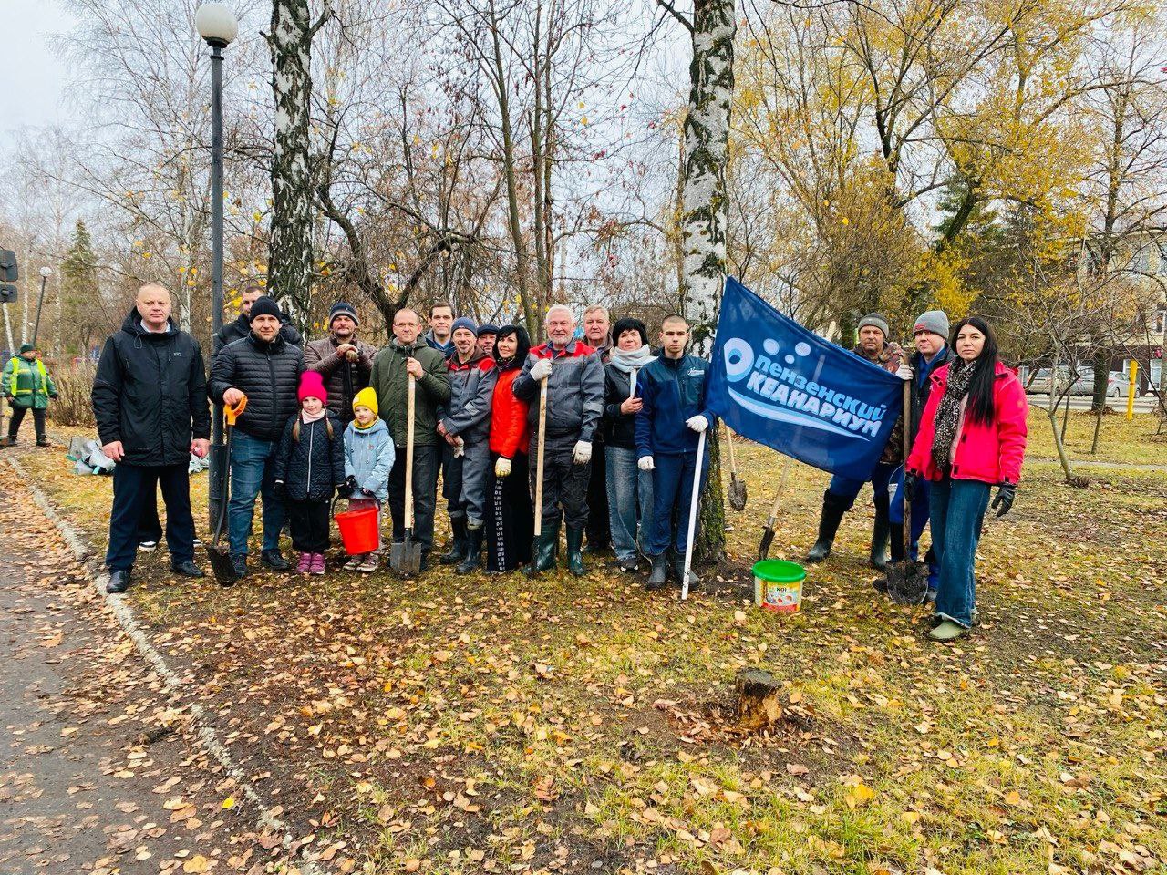 Пензенская ОПОРА РОССИИ озеленила сквер Дружбы по инициативе Олега Мельниченко
