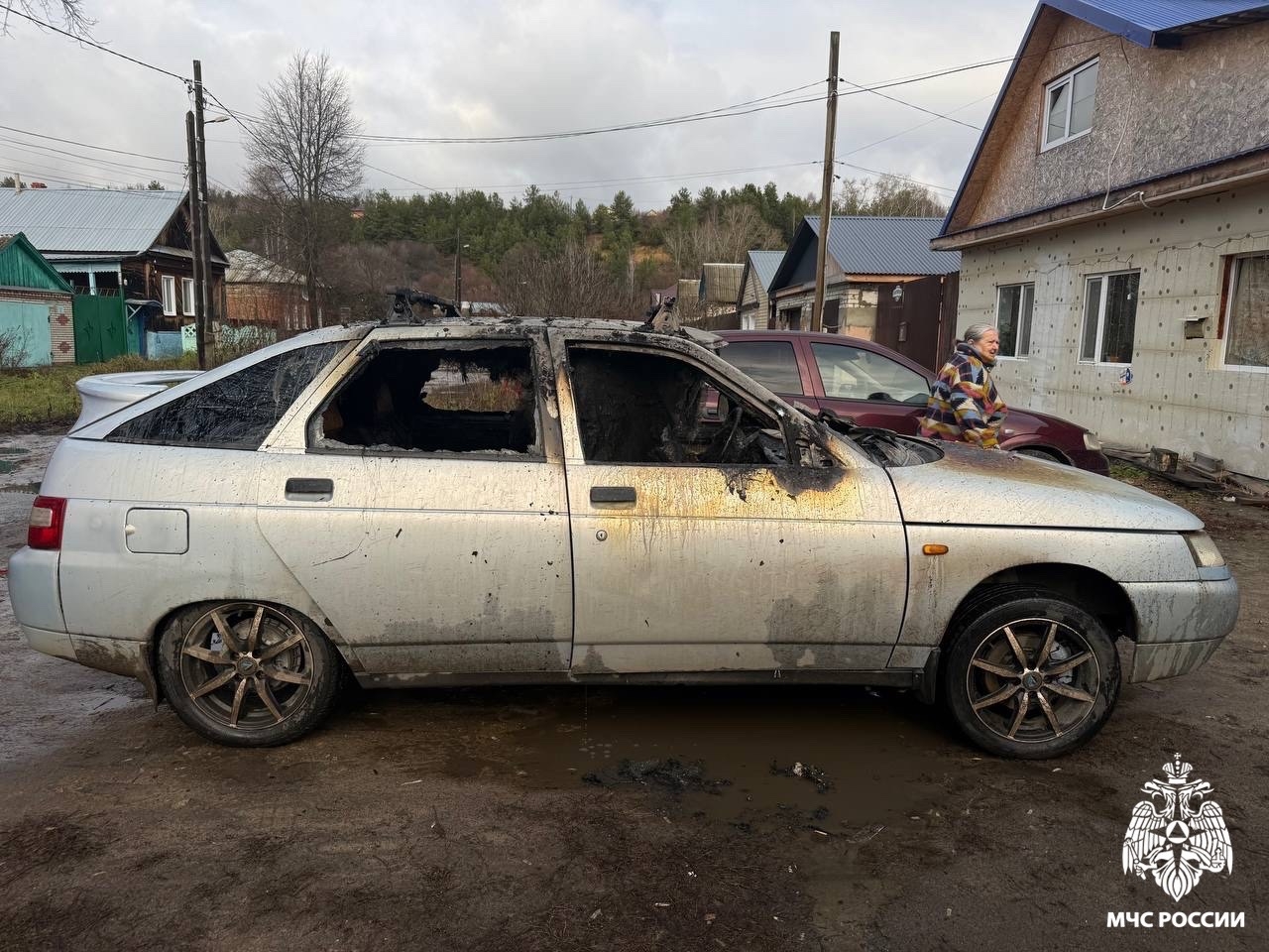 На улице Свердлова в Кузнецке сгорела легковушка, опубликованы фото