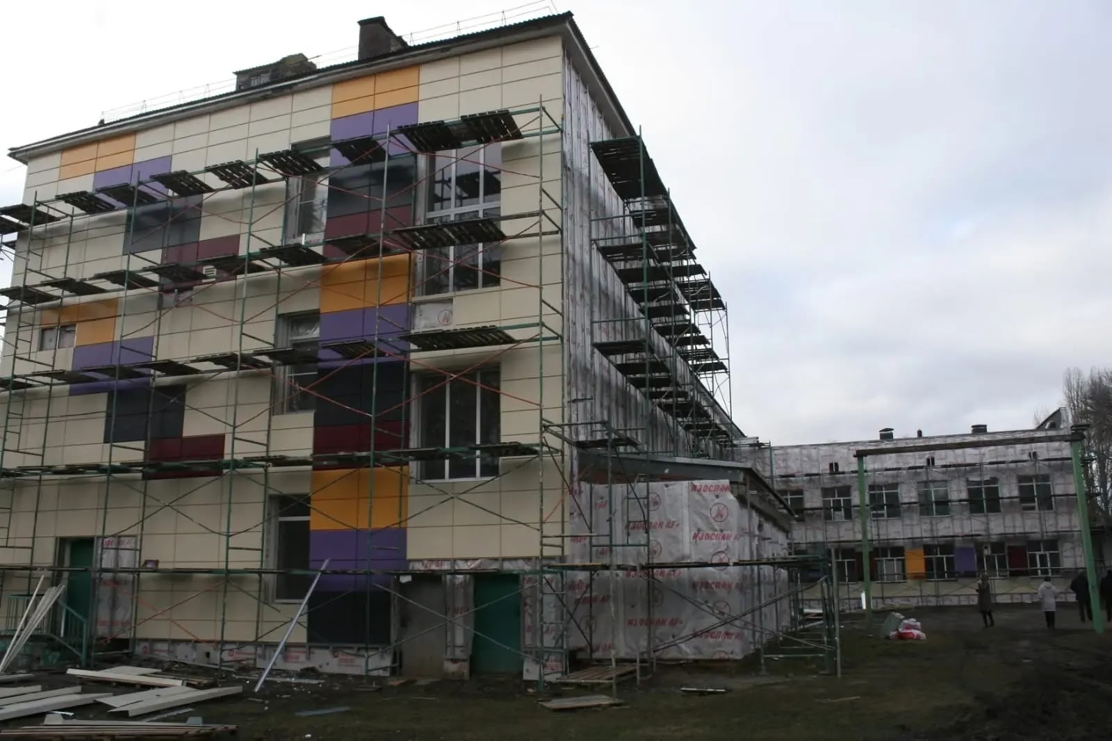 Александр Бедикин рассказал, как идет ремонт школы №9 в Сердобске