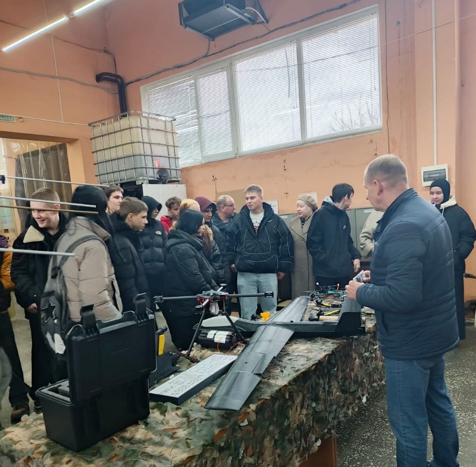 Пензенский завод открыл двери для девятиклассников Центра образования