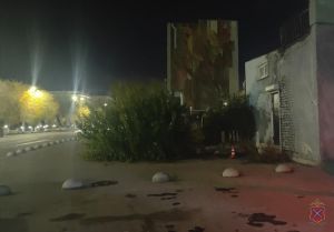 Квадроцикл врезался в здание, пострадал водитель без прав