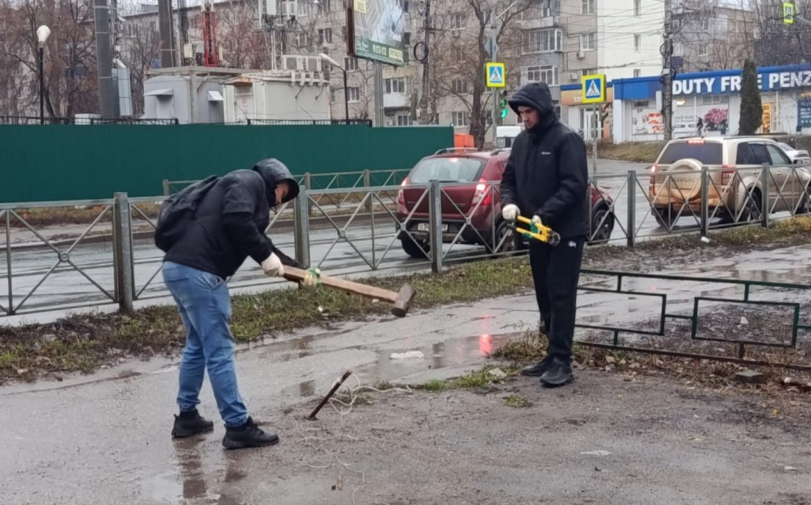 В Пензе демонтировали самодельные парковочные барьеры на Тернопольской