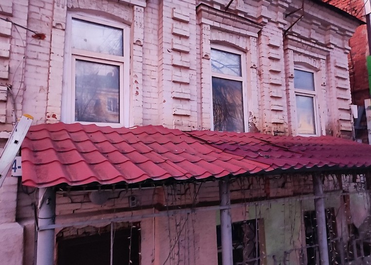 В центре Пензы массово демонтируют рекламные конструкции