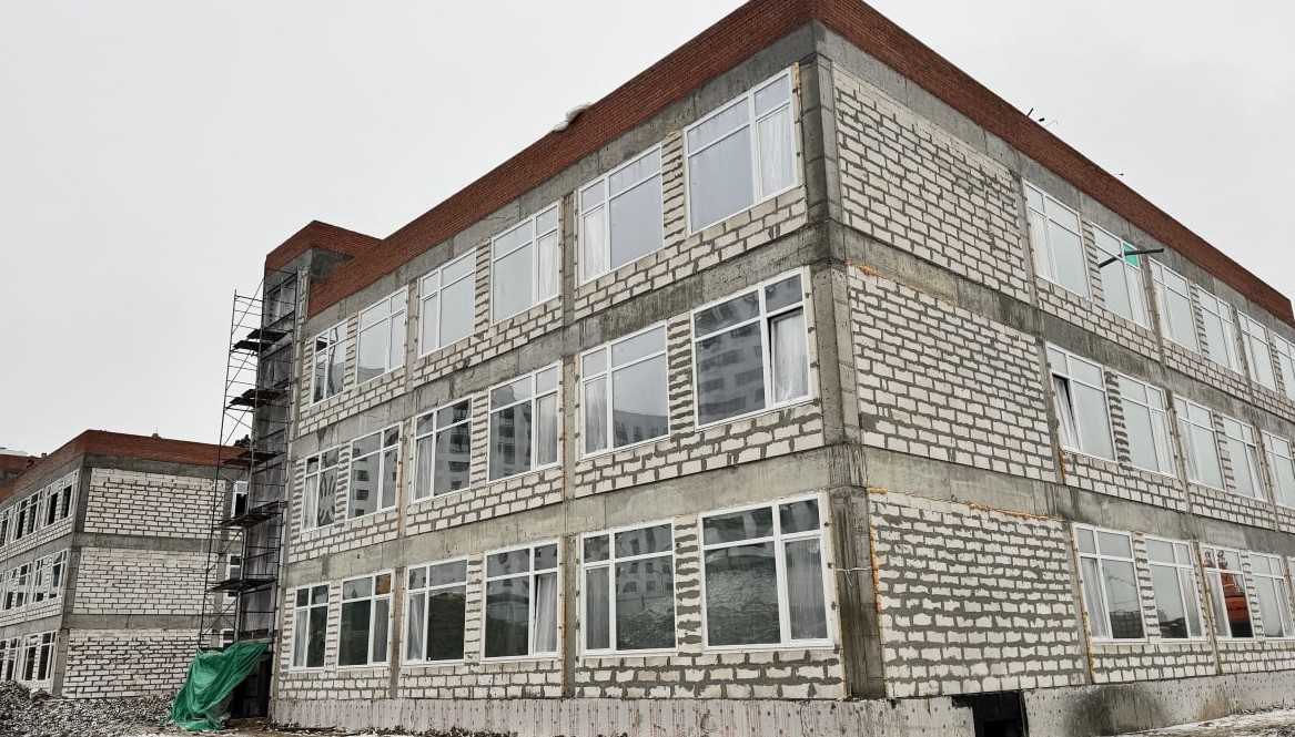 Строительство новой школы на 550 мест в Дальнем Арбеково идет по графику