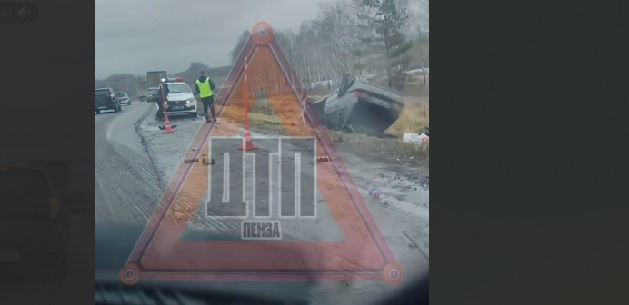 После жесткого ДТП на М5 под Пензой в кювете нашли детскую коляску