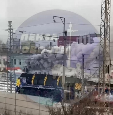 Утром на вокзал Пензы прибыл поезд Деда Мороза