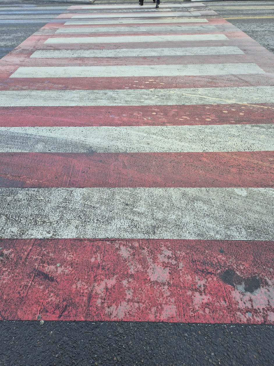 55-летний пешеход госпитализирован после наезда Митсубиси Лансер