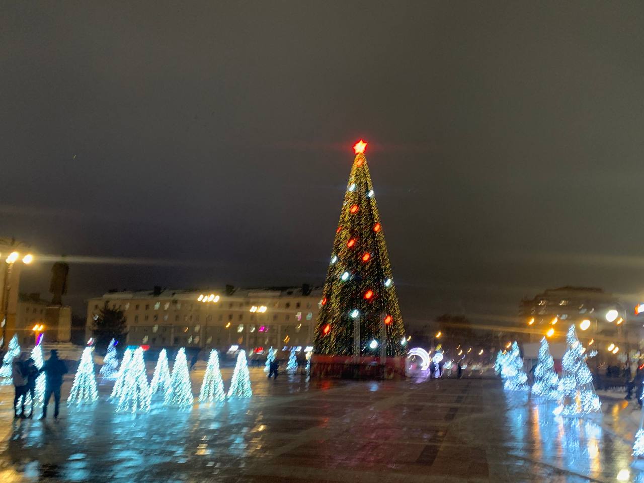 Новый глава города, перенос новогодней кампании, рост цен на ЖКУ и розлив мазута: что случилось в Пензе 15 декабря