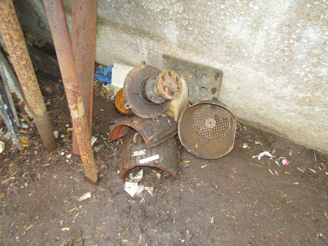 В Пензе на железнодорожной станции двое мужчин украли электродвигатель